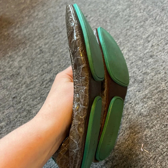 Tieks Grey Crocodile Print Flats, size 7 - Picture 4 of 6